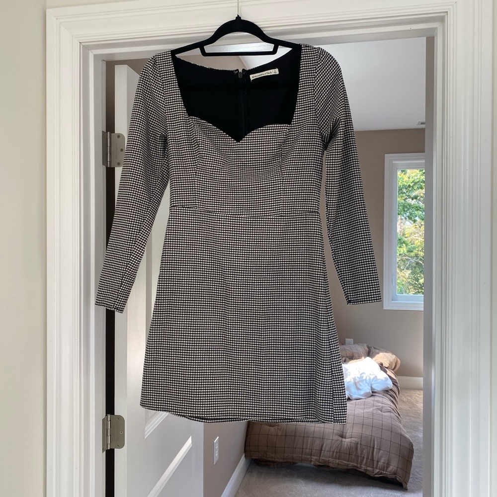 Abercrombie Black and White houndstooth, Long Sleeve Christmas dress!